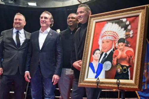 Native boxing legend Virgil Hill receives Rough Rider Award